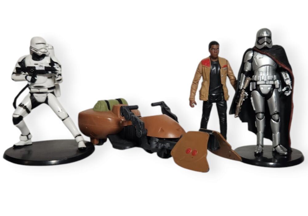 Star Wars 4" Action Figures Lot With 5.75" Long Speeder Bike Pre-owned